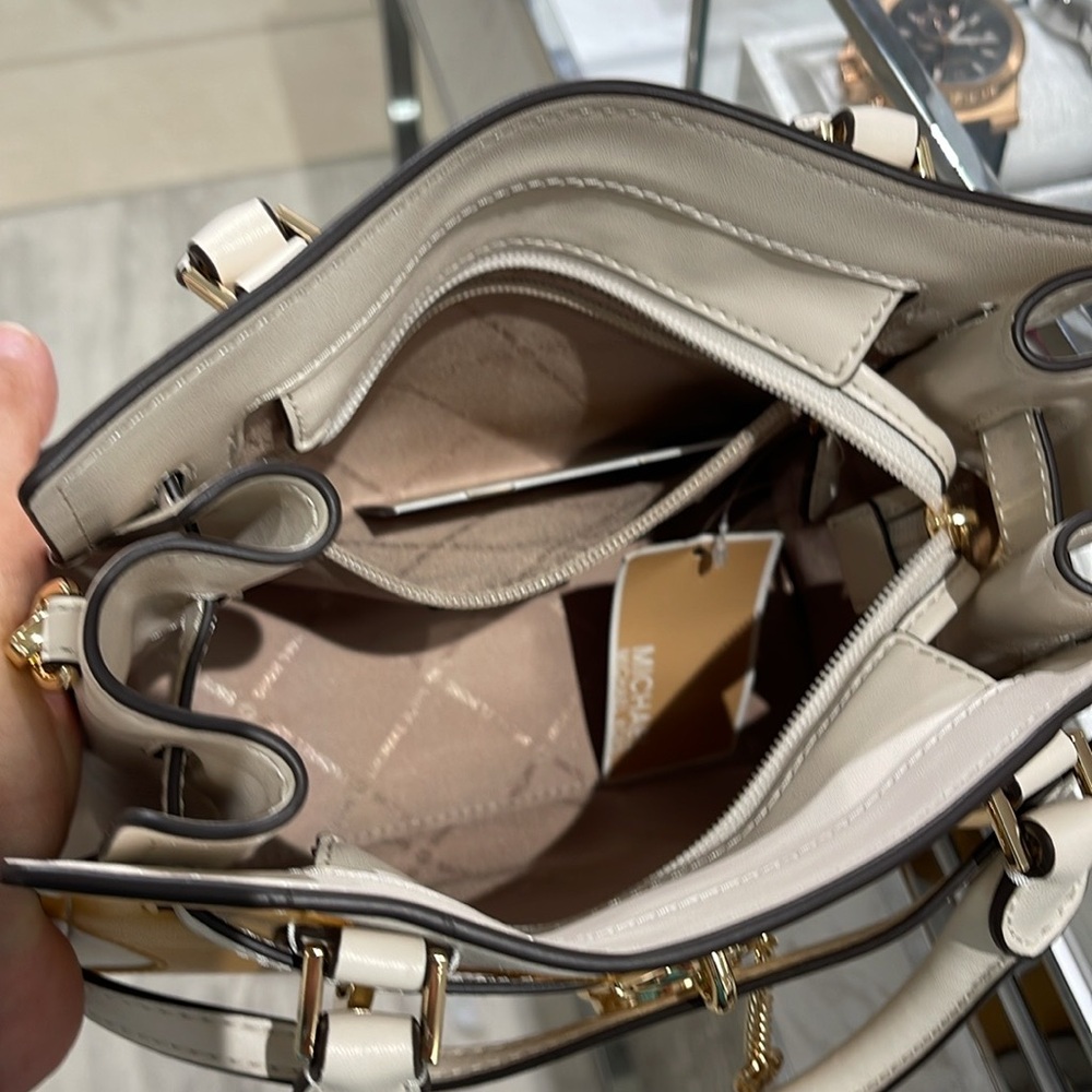 MICHAEL KORS Hamilton Small Two-Tone Satchel
COLOR GOLDEN ROD MULTI
NWT - Picture 12 of 16